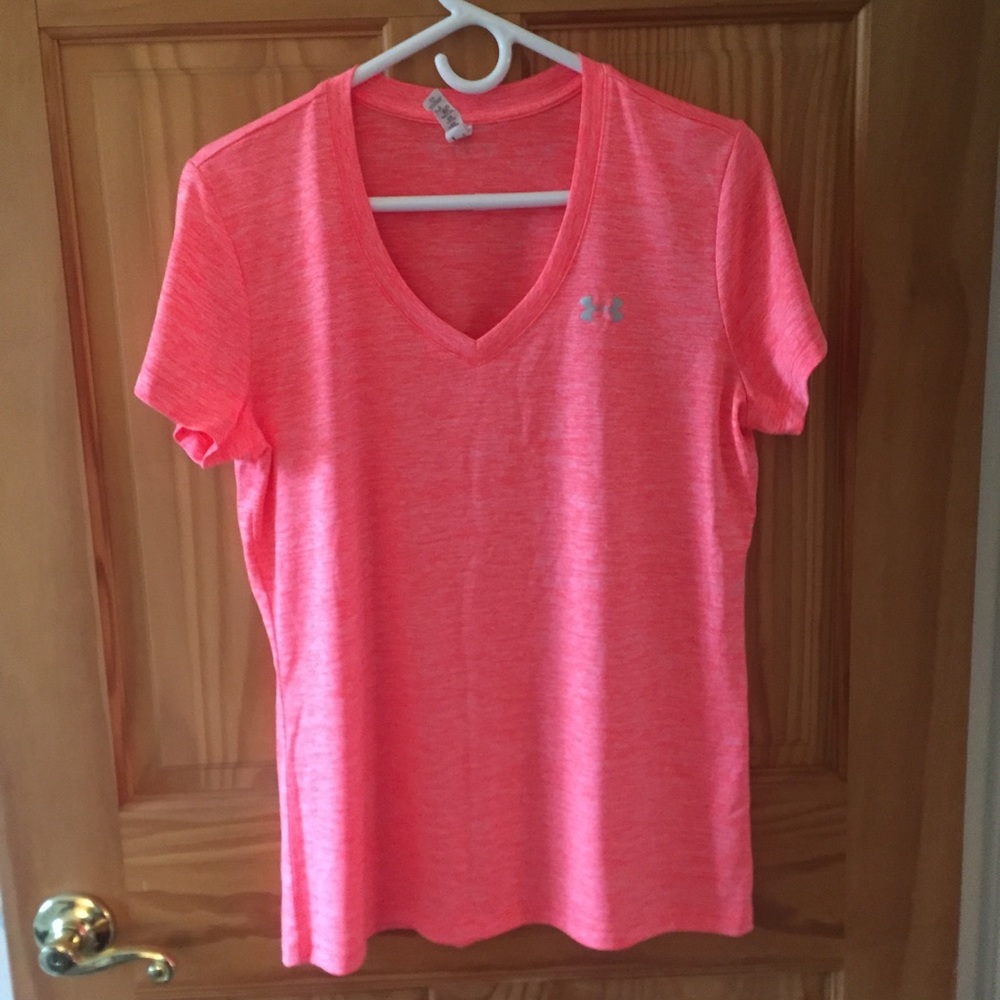 Under Armour shirt 👚